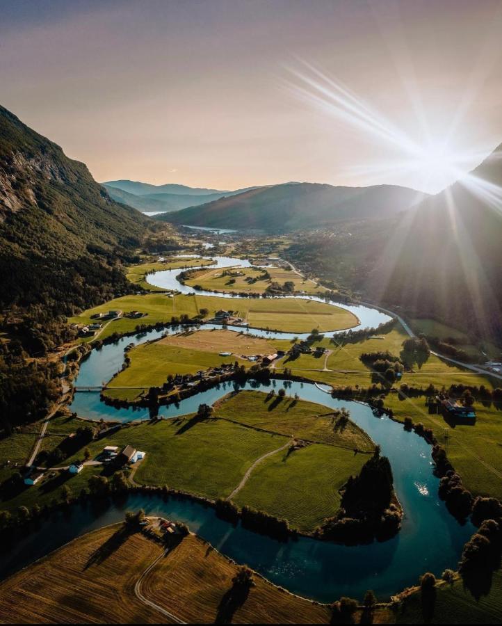 Stryn House - Hotel & Apartments Экстерьер фото